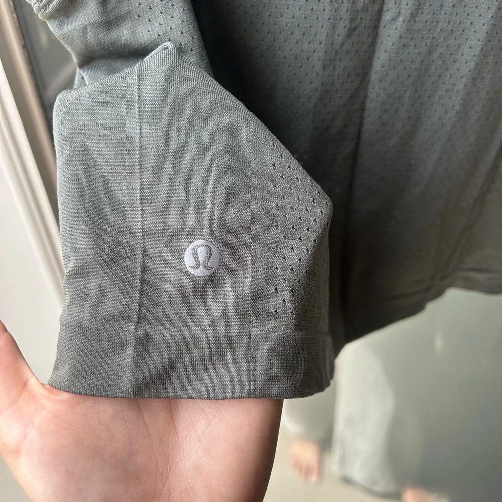Lululemon Green “Chicago” Sleeveless Tank - Picture 4 of 4